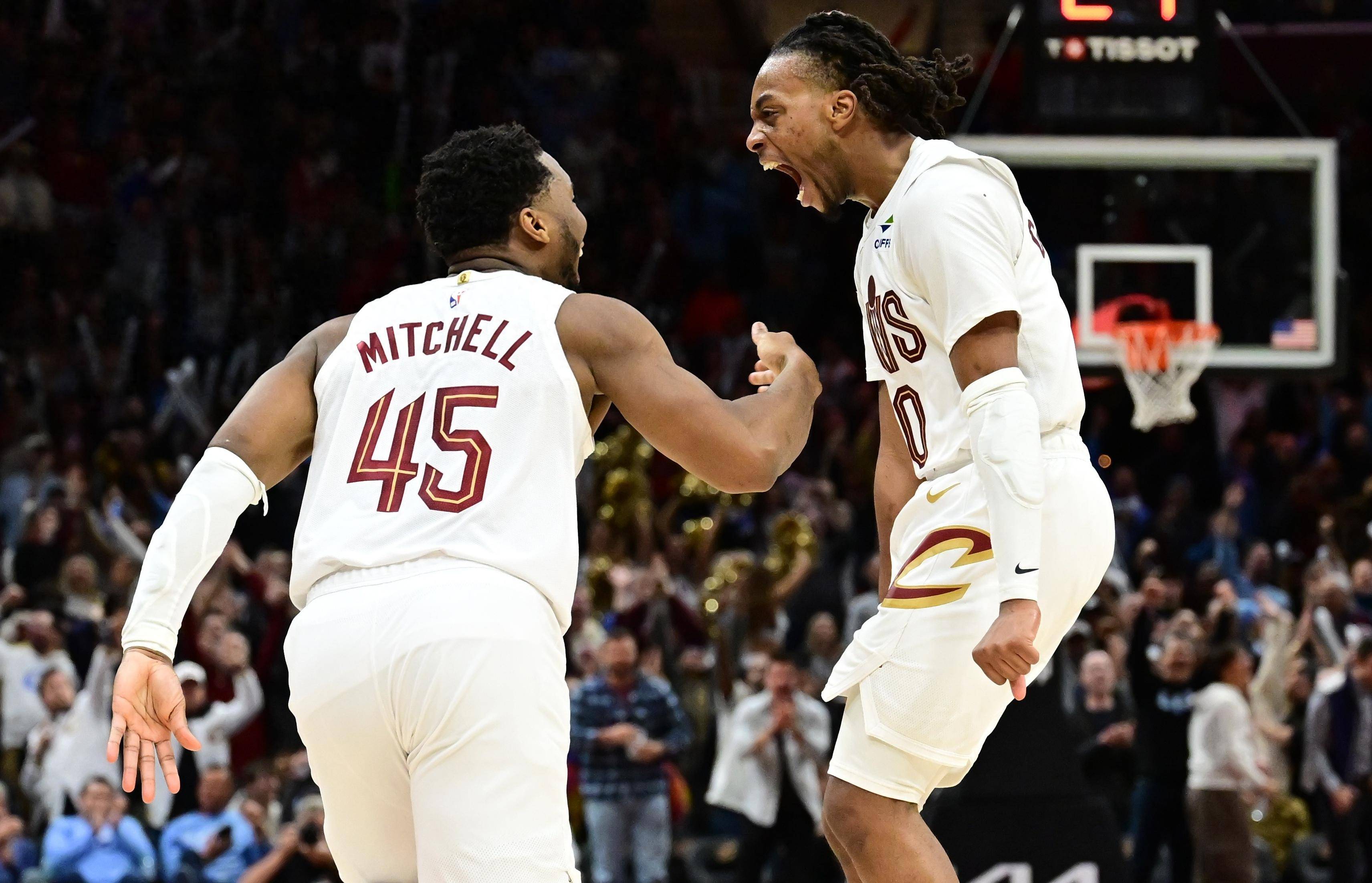 大胜却藏隐忧！米切尔狂砍35+7+9率骑士碾压76人，加兰伤退成最大变数