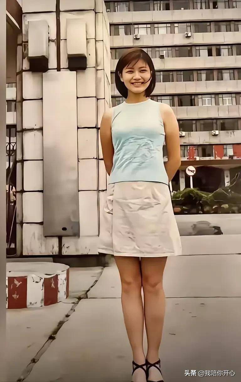 胡可大学照片曝光,无美颜无滤镜还美到没朋友!终究是沙溢高攀了