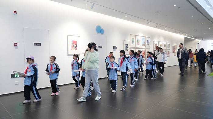 童心绘时代 美育润山:2025少儿美术作品展在福建南平启幕