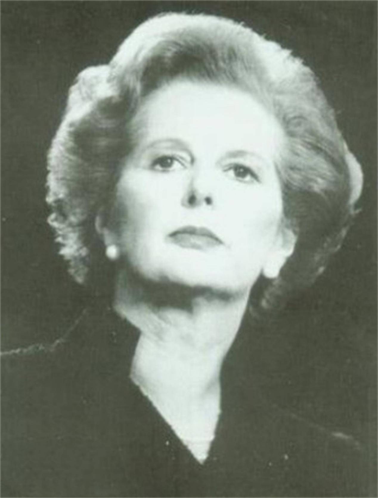 同为女人英国首相撒切尔夫人与女王伊丽莎白二世的爱恨纠缠