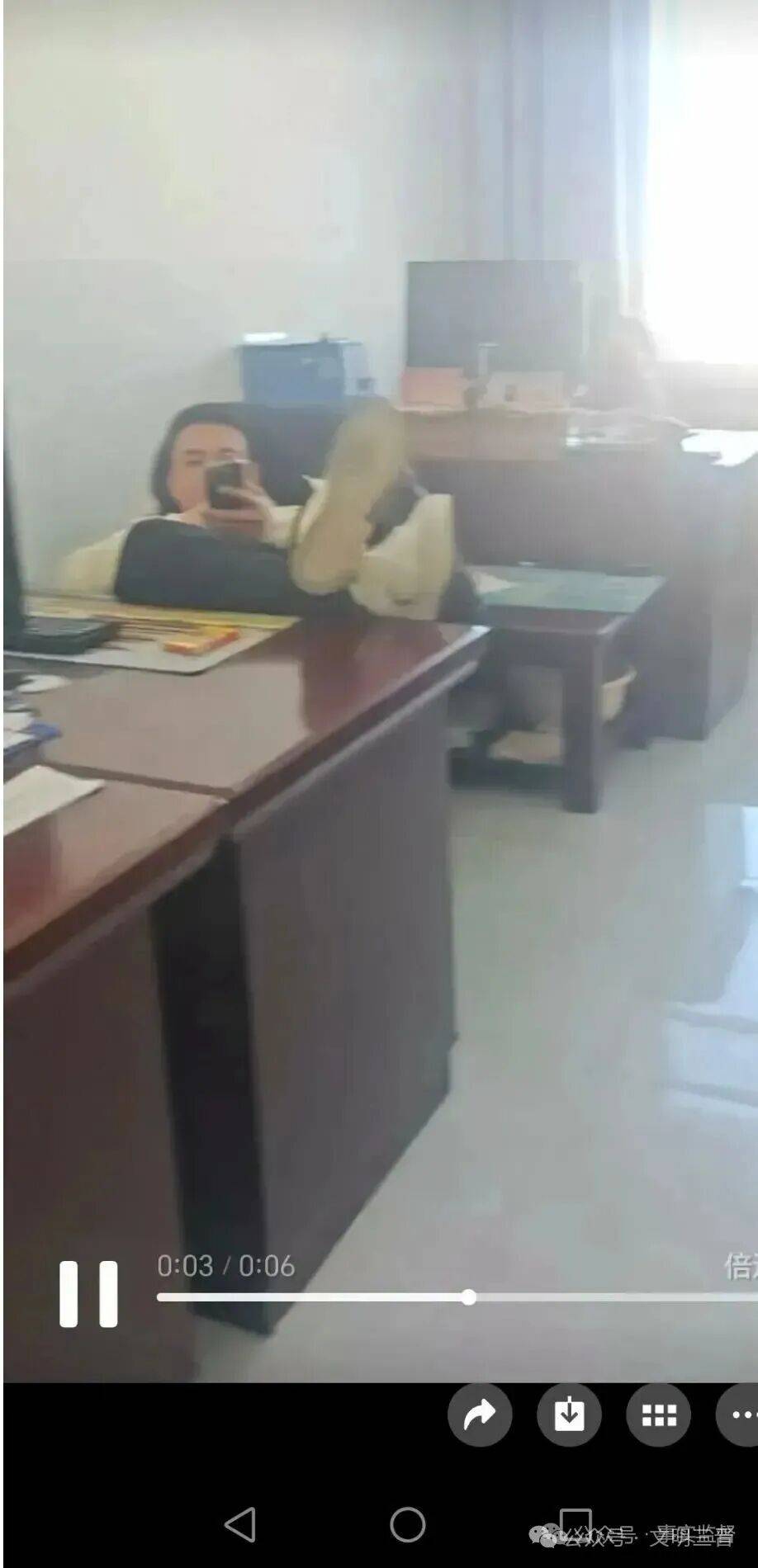 榆阳市监局执法大队:墙面现"人踏耳"造型 办公区成游戏厅?(图2)