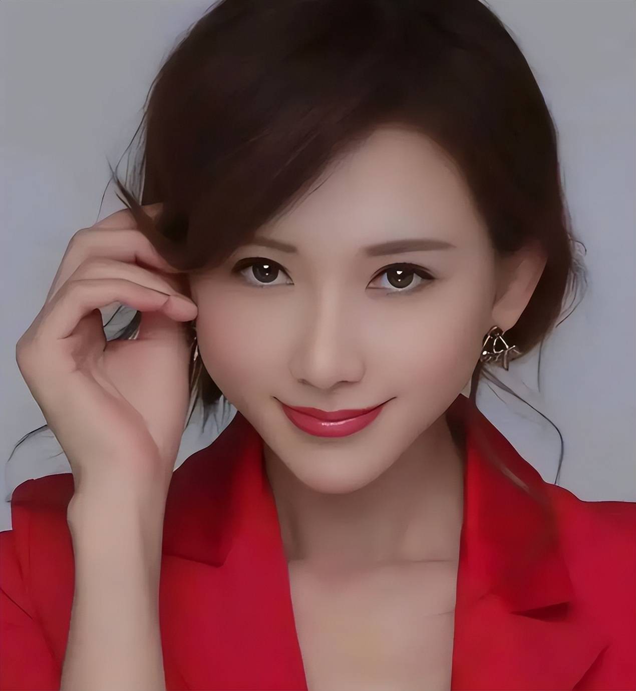 林志玲51岁生日刚过,年过半百容颜未改,可惜一个细节暴露处境