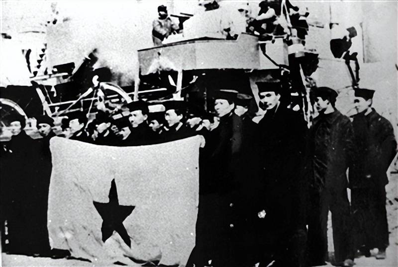 开国大典受阅第一兵李冠英,为一女子终身未娶,隐姓埋名扎根边疆