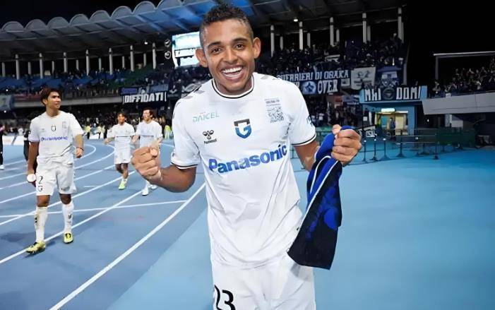 喜讯！国足两位新归化将在明年同时上树官宣，都来自南美冠军队