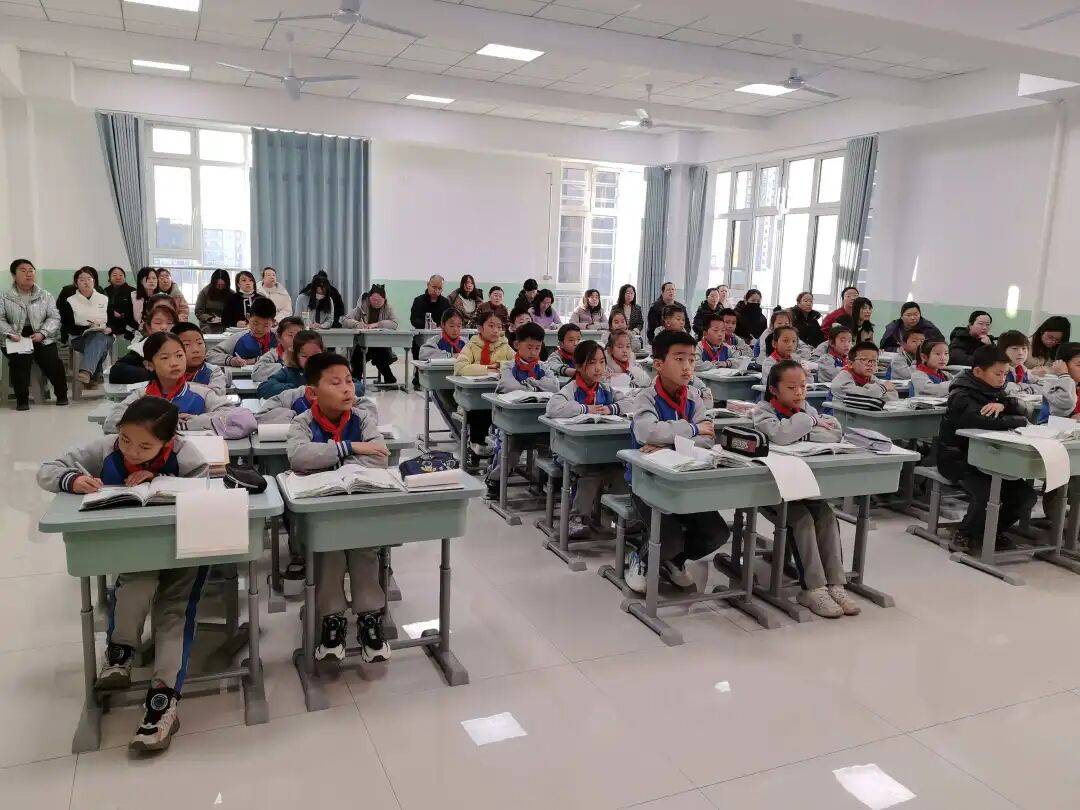 忻州市杏林小学举行优质课堂集中展示活动