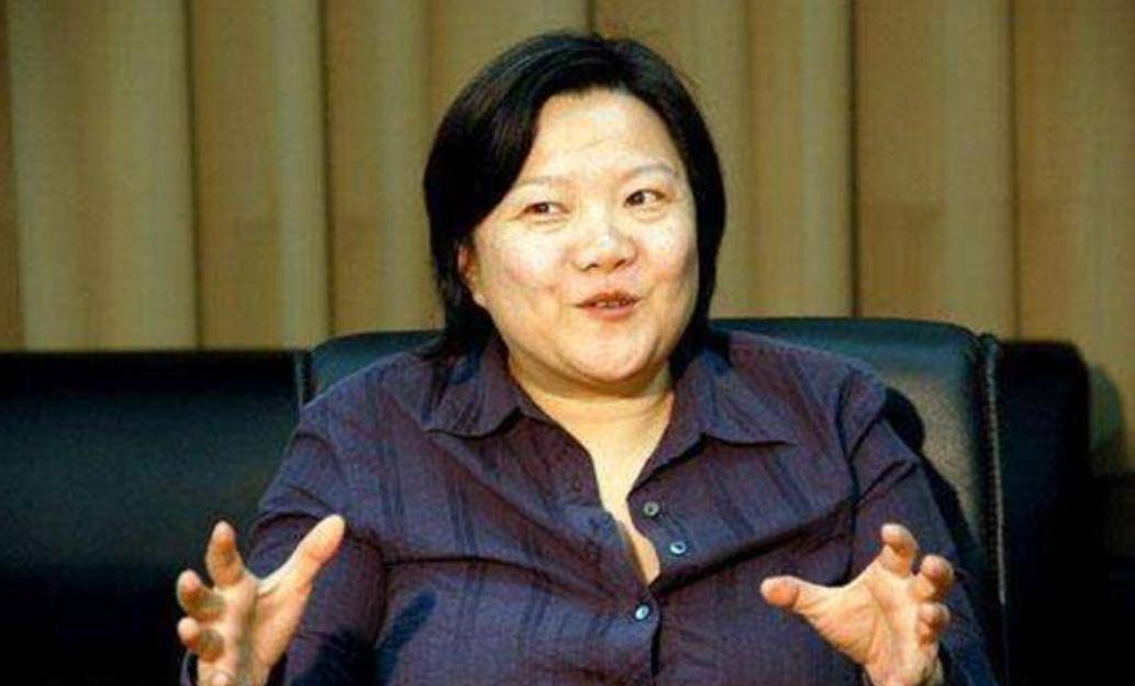 洪晃谈母亲章含之与父亲的婚姻:离婚是明智的决定,他们俩不合适