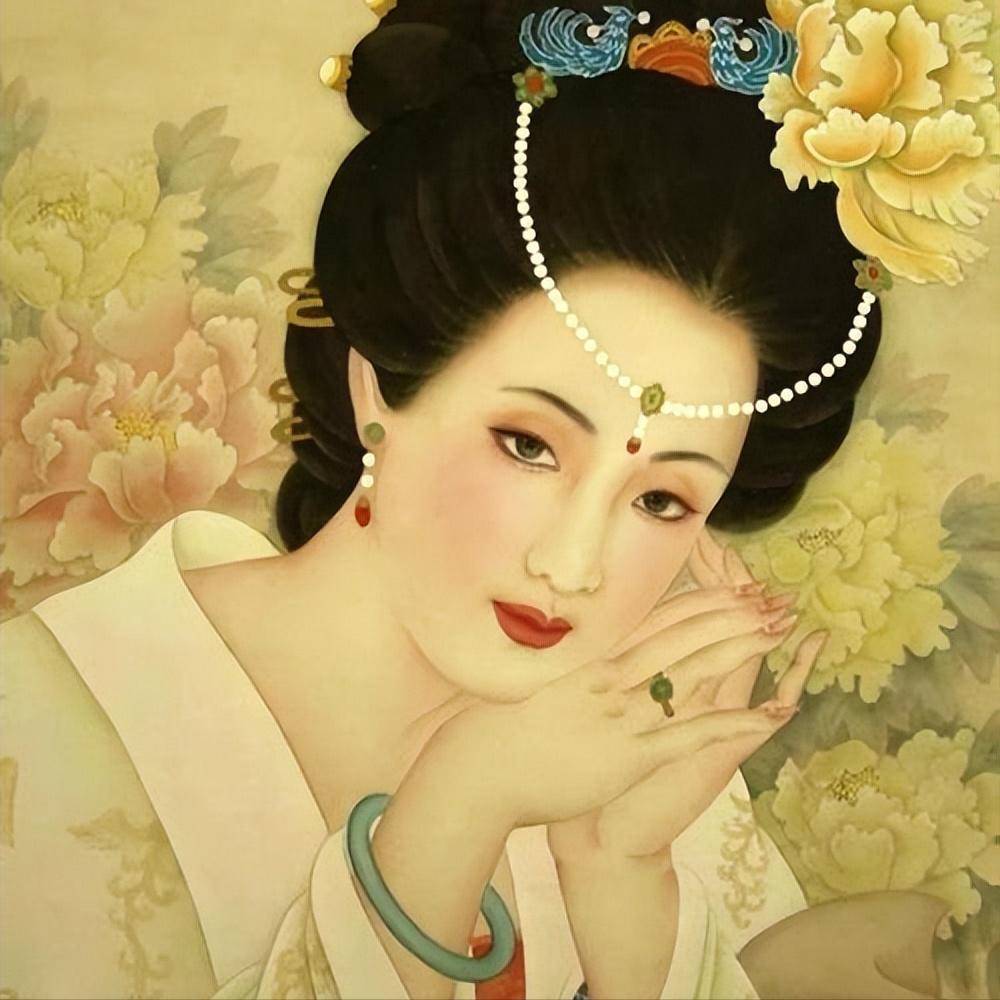 杨贵妃醉态残妆,玄宗怜爱笑道:哪是妃子醉了,是海棠没睡醒