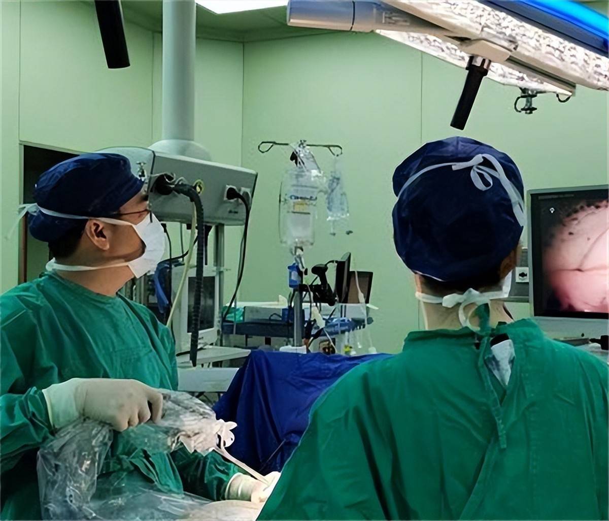 ���ڱ���ҽԺ��ţ�ŷ��ӹҺŵ绰,��ӭ��ѯ�ͷ�ȫ��24Сʱ���ߵ���Ϣ