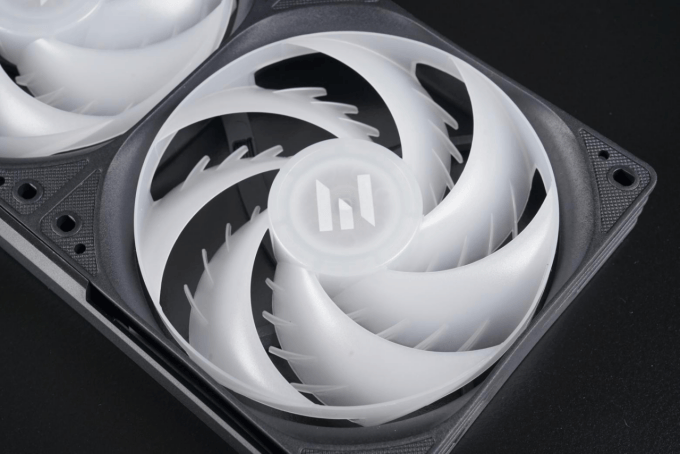 性能颜值性价比三重在线-zalman 思民ALPHA2 SE A36 水冷散热器