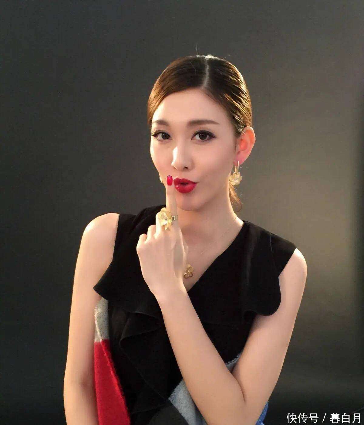 陪睡陪玩只是冰山一角李彩桦自曝行业黑幕被前老板要求陪客旅行