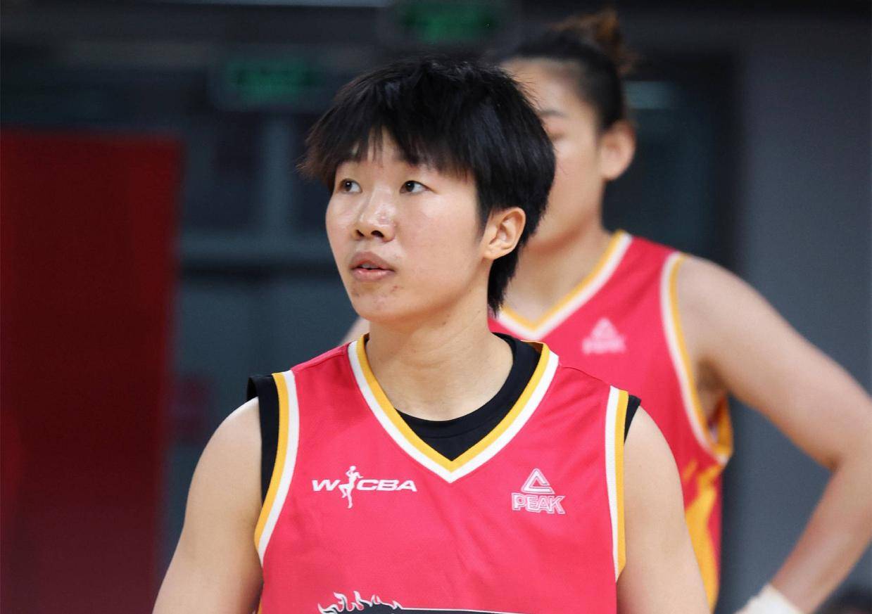 轰22+6！中国女篮25岁1米78王牌崛起：掀翻两冠豪门，宫帅重用她？