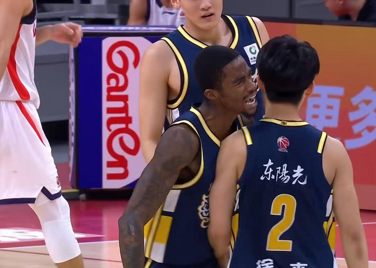 深圳队太缺控卫！广东男篮被逼给出杨溢，杜锋能“单换”王浩然？