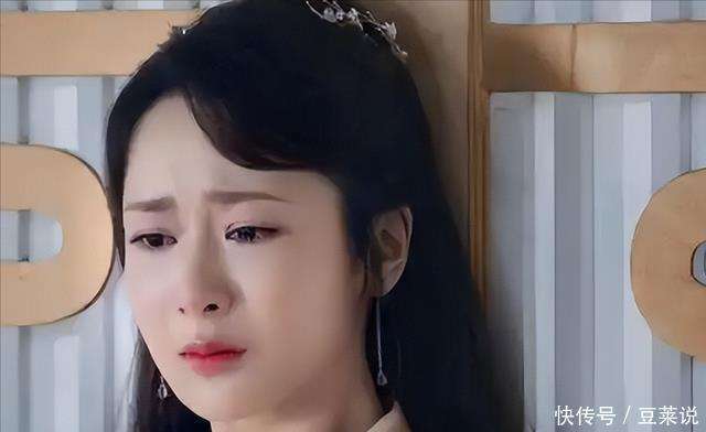 而涉事的其他品牌也相继删除了与杨紫相关的互动