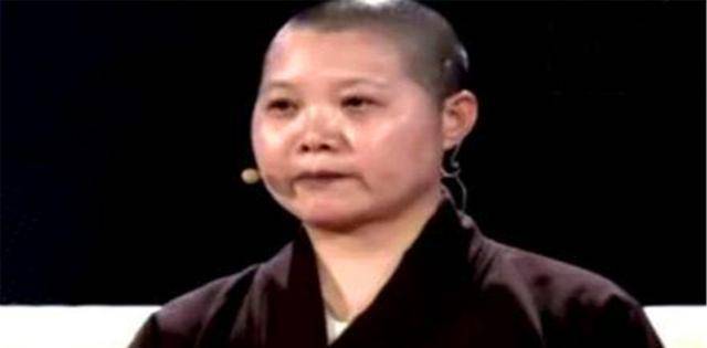 尼姑拿佛像上鉴宝节目，专家鉴定为假，她却说：你知道我是谁吗？