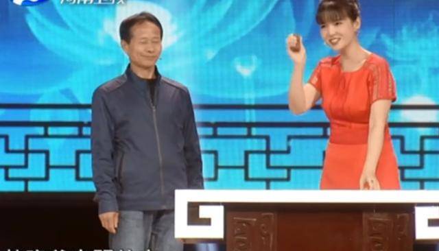 大爷拿祖传印章，称乾隆御赐，专家看后惊问：您祖上是何身份？