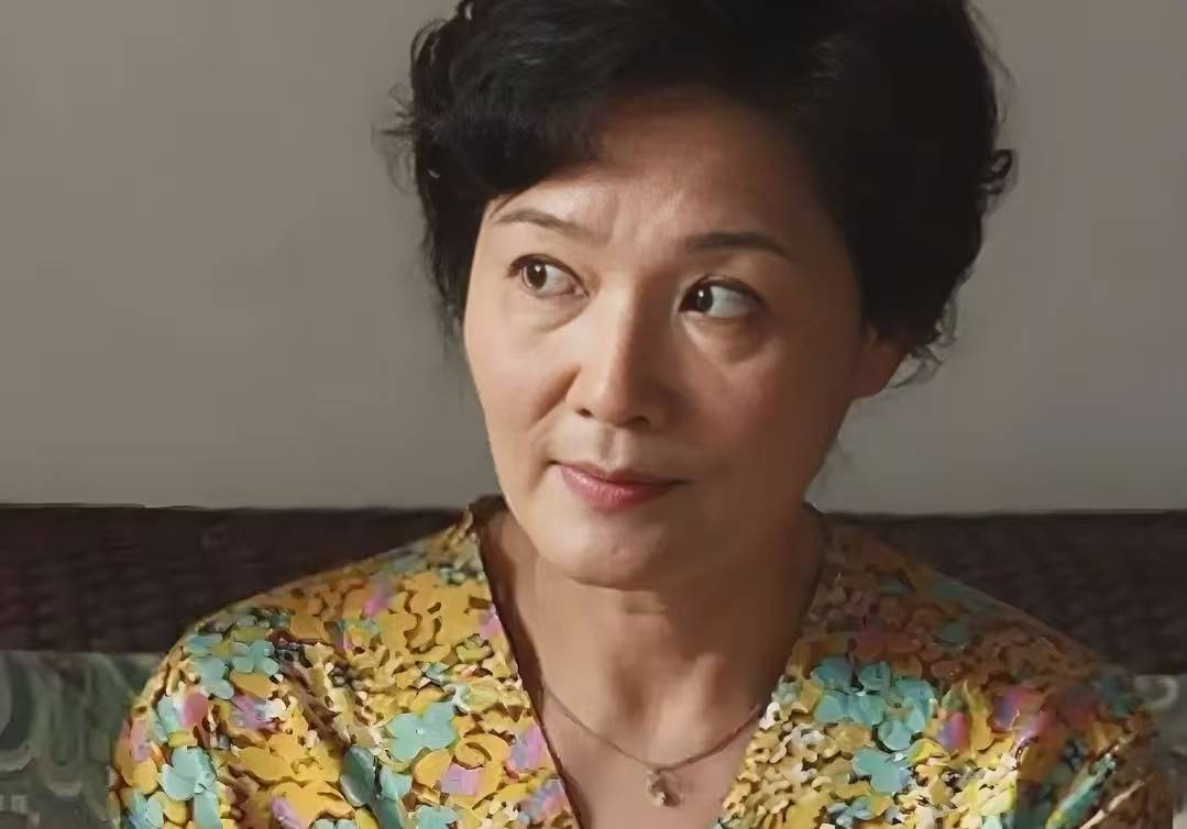 她是国家一级演员,离婚23年至今跟前夫住对门,还参加前婆婆葬礼