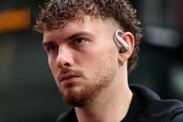 为何哈维·埃利奥特的阿斯顿维拉“噩梦”恐难终结 利物浦酝酿一月转会窗计划