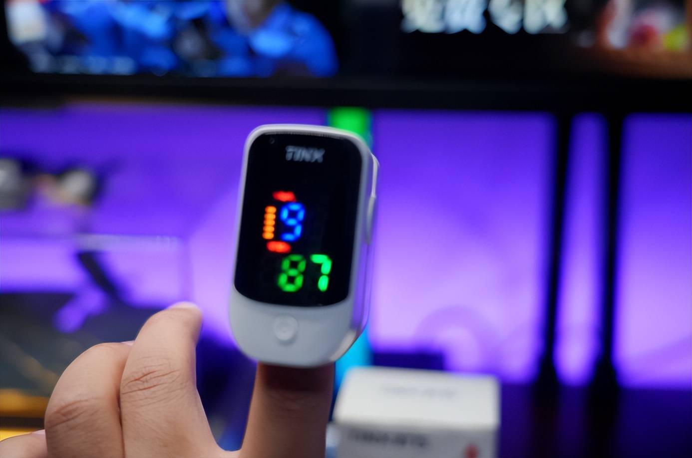 血氧仪选哪个？町石tinx指夹式血氧仪体验：原来这些人真的该备一个