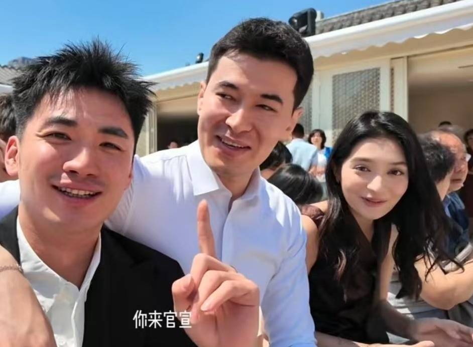 好事将近,阿不都恋情曝光?女方模特,被赞出水芙蓉,曾和李梦绯闻