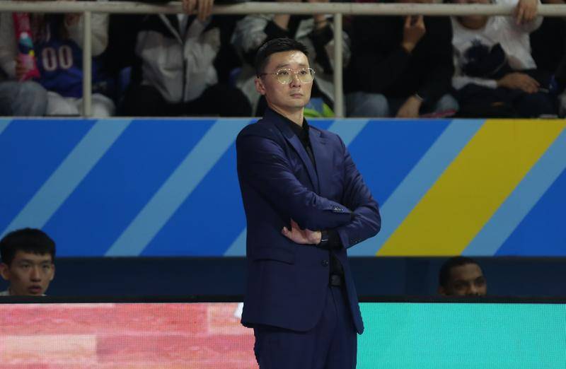 刘炜已卸任新疆男篮主帅一职 近6场比赛5场失利