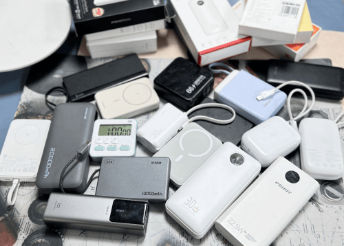 最适合苹果手机的充电宝推荐哪款？精选适合苹果手机充电宝推荐，磁吸稳、不发烫充电宝！