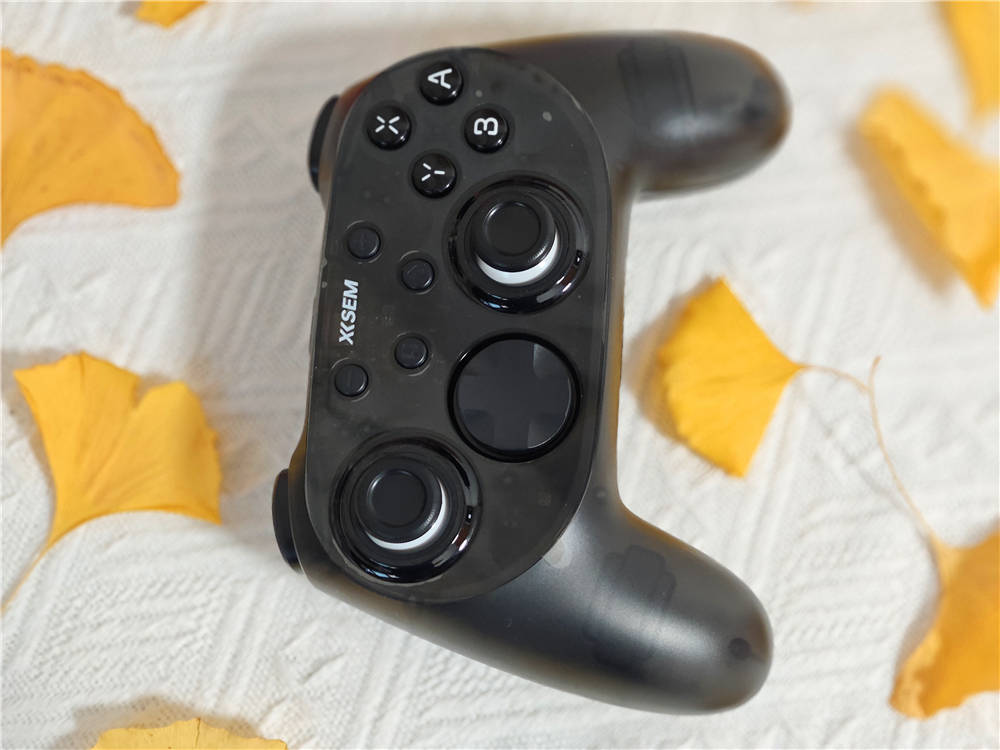 西圣GC1游戏手柄体验：多设备兼容，全平台无缝切换