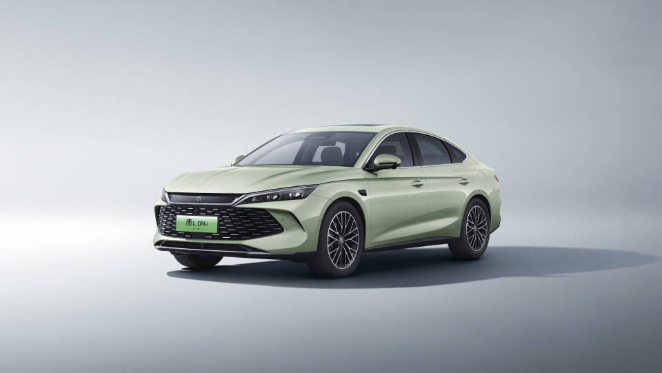 比亚迪开创大电池插混时代，不愧是新能源行业风向标！