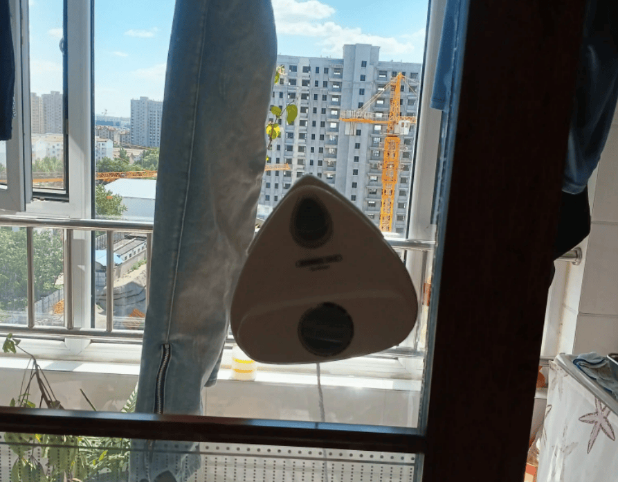 窗户玻璃清洗神器哪个好？擦窗机器人怎么选？普通擦窗方式和智能擦窗机有什么不同？公认好用的擦窗机推荐！老用户都吹爆！