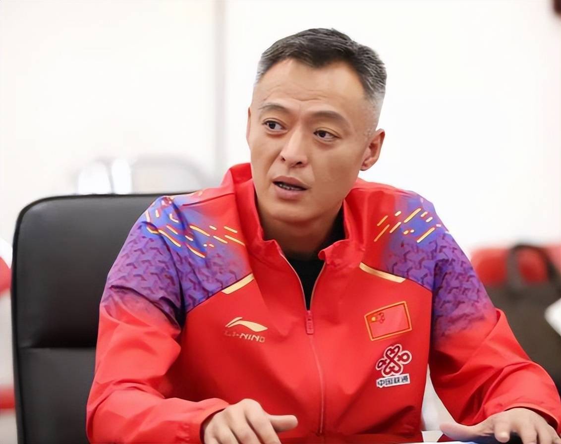 人民日报发文,高调官宣49岁秦志戬喜讯,全网恭喜,终于等到一天