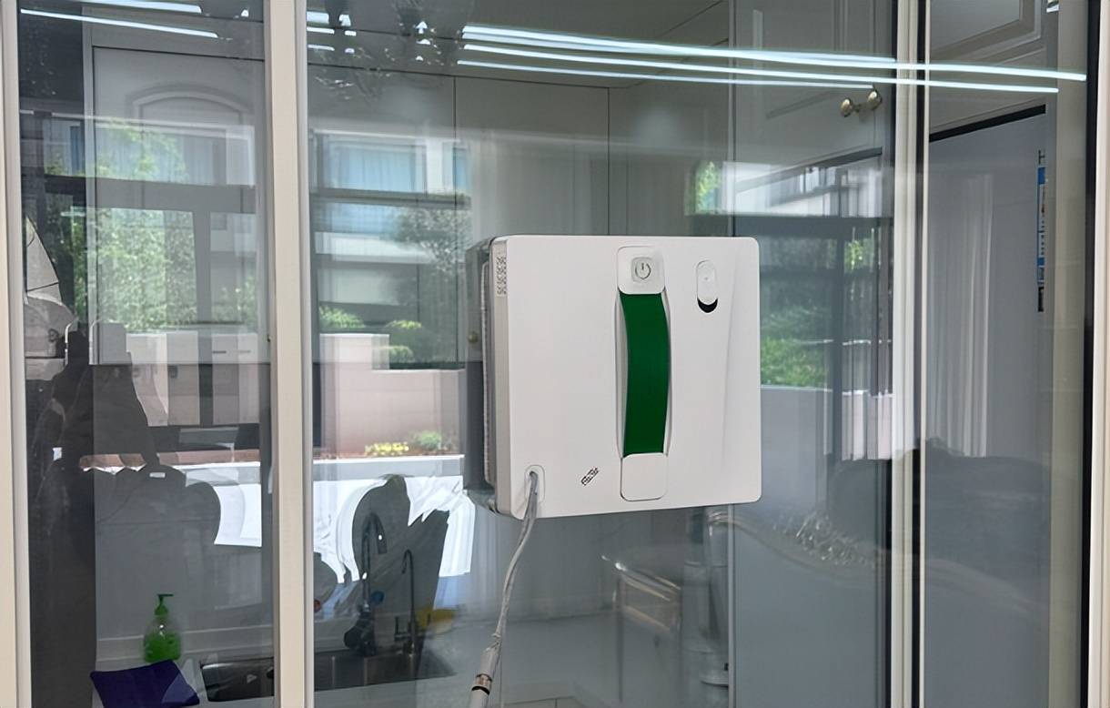 高层擦窗机器人优缺点有哪些？2026最好用的擦窗机器人排行榜前十名，性价比高的擦窗机器人推荐