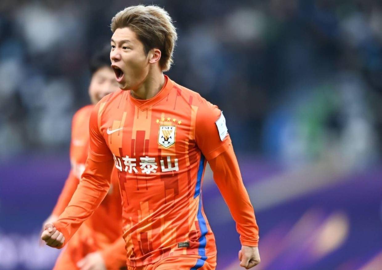 鲁能锋霸已经来到重庆铜梁龙冬训，曾在亚冠进球表现不俗，值得期待