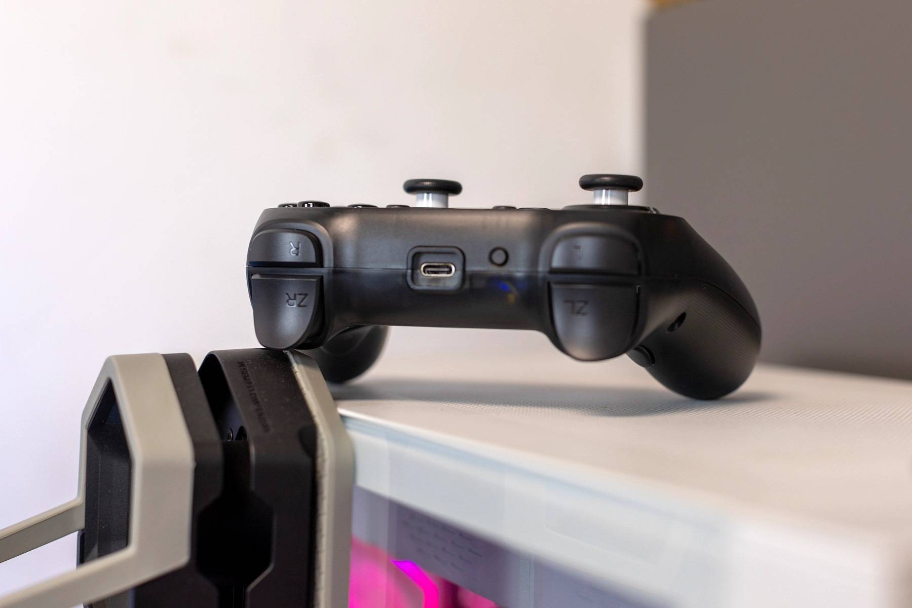 解锁游戏通关密码，西圣GC1游戏手柄让我轻松战胜大BOSS