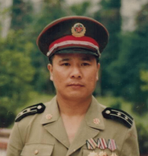 战斗英雄黄招强:曾近身毙敌17人,后任驻港部队副参谋长