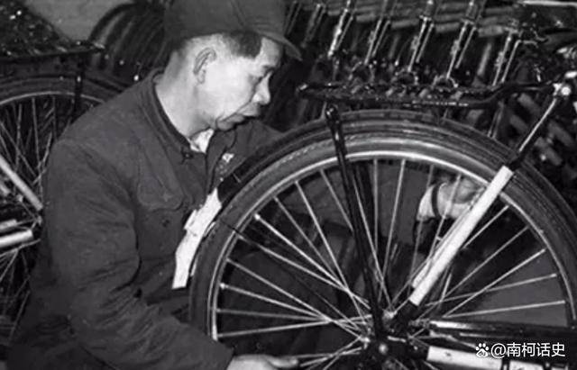 70年代“凤凰牌”自行车是奢侈品，一辆180元，如今相当于多少钱_搜狐汽车_搜狐网