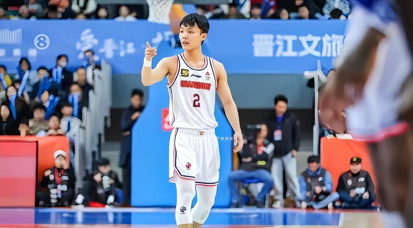 广东大胜吉林!胡明轩基本回来了,奎因给自己浇冷水,王洪泽起冲突