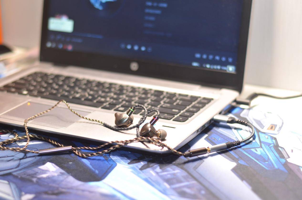 百元级西圣入耳式HiFi1有线耳机,带给你耳朵纯粹的聆听