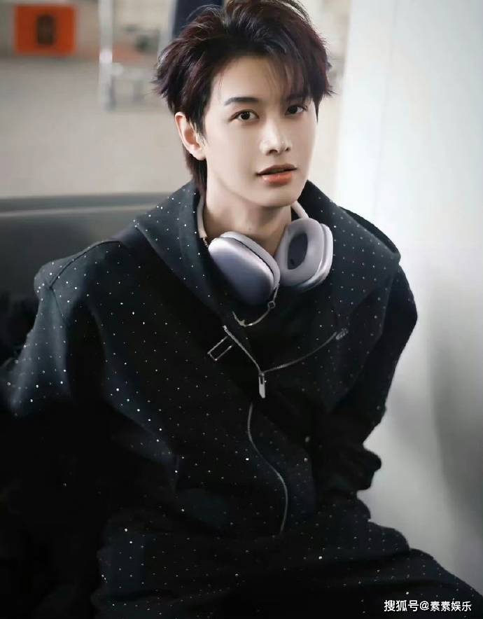 原创            前女友实名举报何健麒涉毒：工作室发声明，何健麒本人晒报案回执