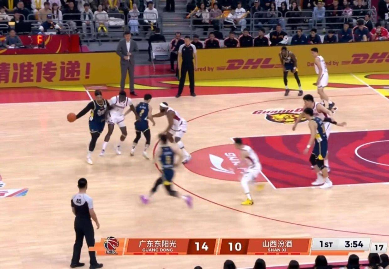 杜锋过度使用酿苦果，广东男篮别再透支徐杰等球星健康