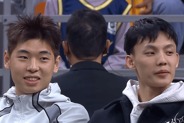 徐杰伤缺，广东队全靠外援撑着，本土球员表现糟糕，外线投篮全丢