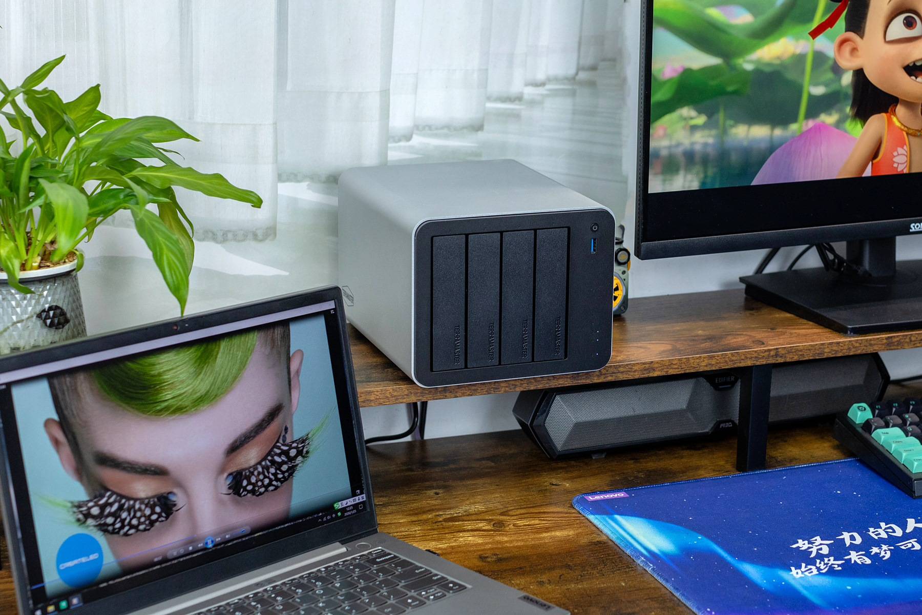 内置AI照片管理,铁威马F4-425 Plus,专业摄影师数据存储利器