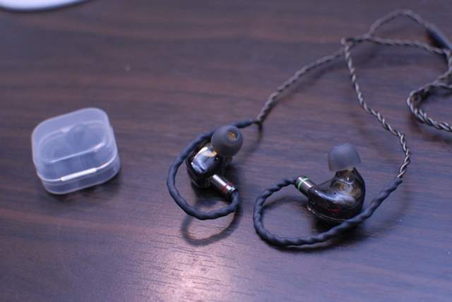 百元级耳机里的"战斗机":西圣HiFi1如何用黑科技吊打千元旗舰?