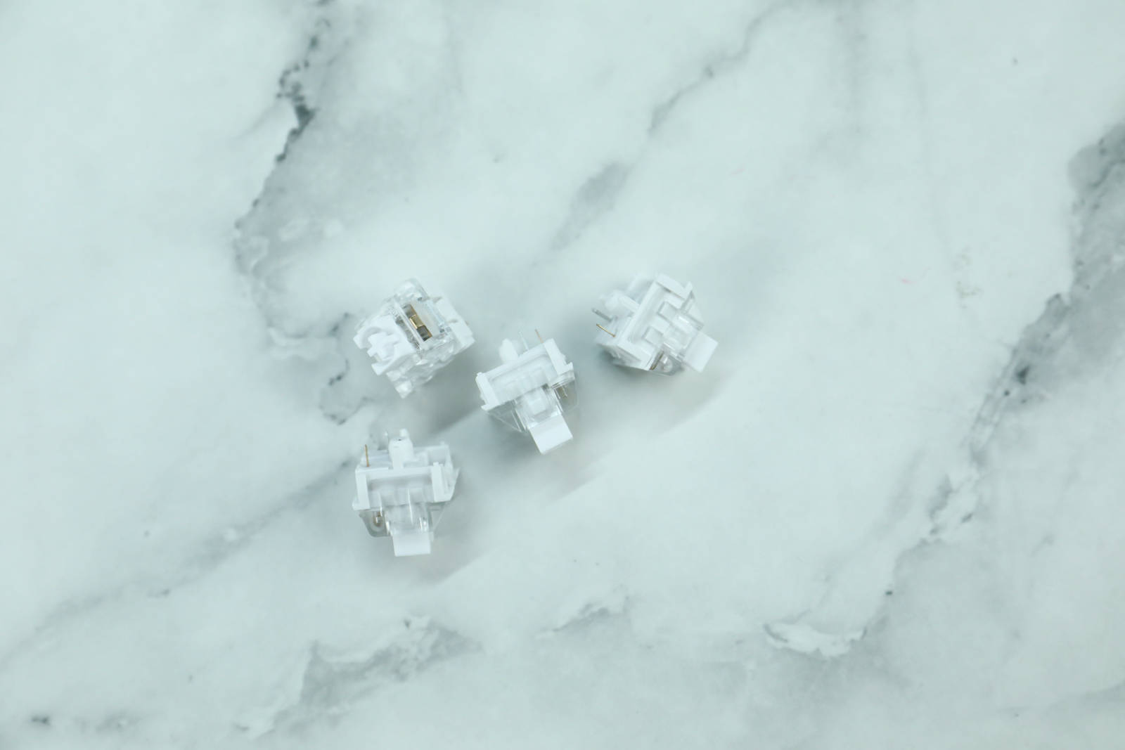 无线续航与精准操控双标杆！雷柏VT9 MAX鼠标+V700DIY-98长续航版键盘最强续航无线键鼠套装综合测评