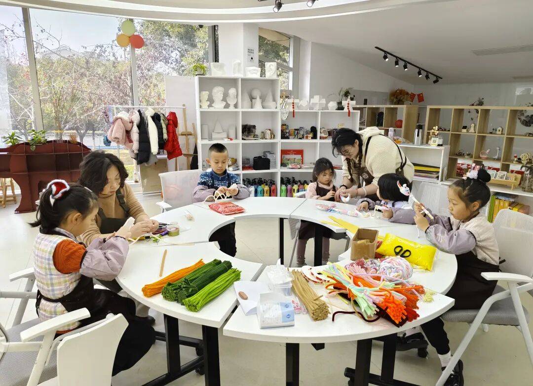 美育浸润心灵，艺术陪伴成长！宝山区“童绘未来”少儿美育启蒙计划启动