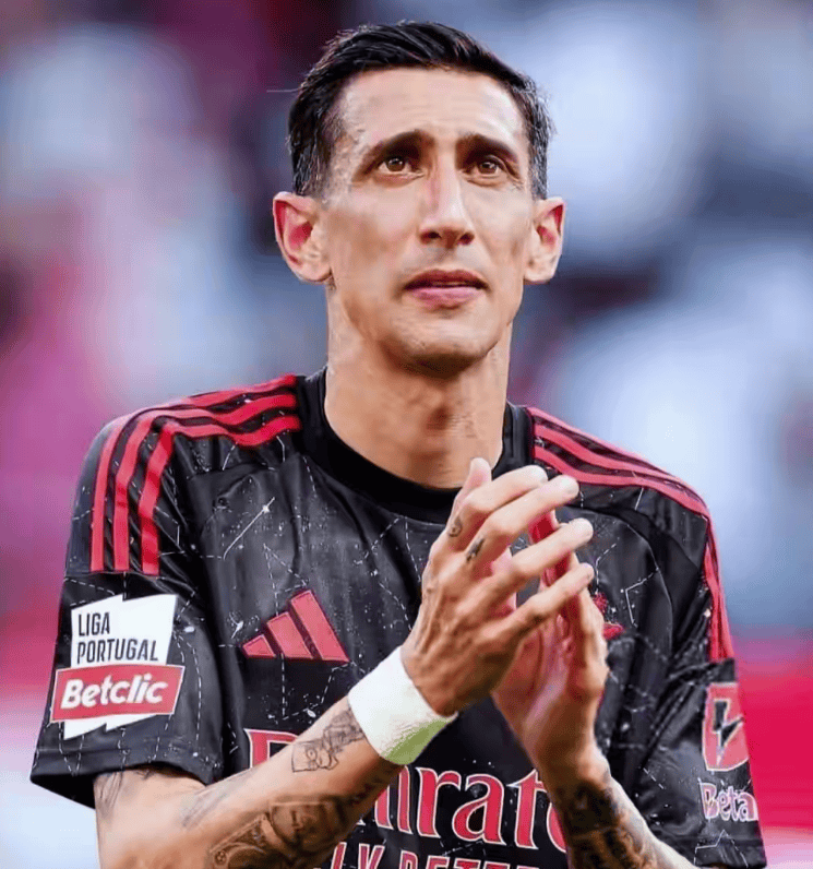 أفضل 10 لاعبين فوق سن الـ 35: ليفاندوفسكي يزيح ميسي ورونالدو عن العرش.. ومفاجآت في القائمة!