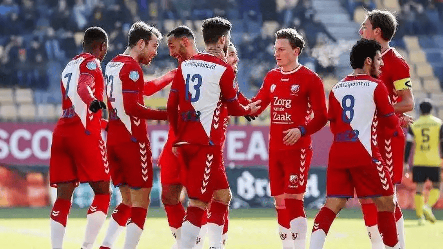 周日002 荷甲：乌德勒支VS费耶诺德 加尔根沃德止颓战，豪门客场冲欧稳拿分？