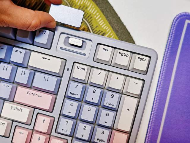 无线“耐力王”终结焦虑：最强续航无线键鼠套装雷柏VT9 MAX + V700DIY-98长续航版！