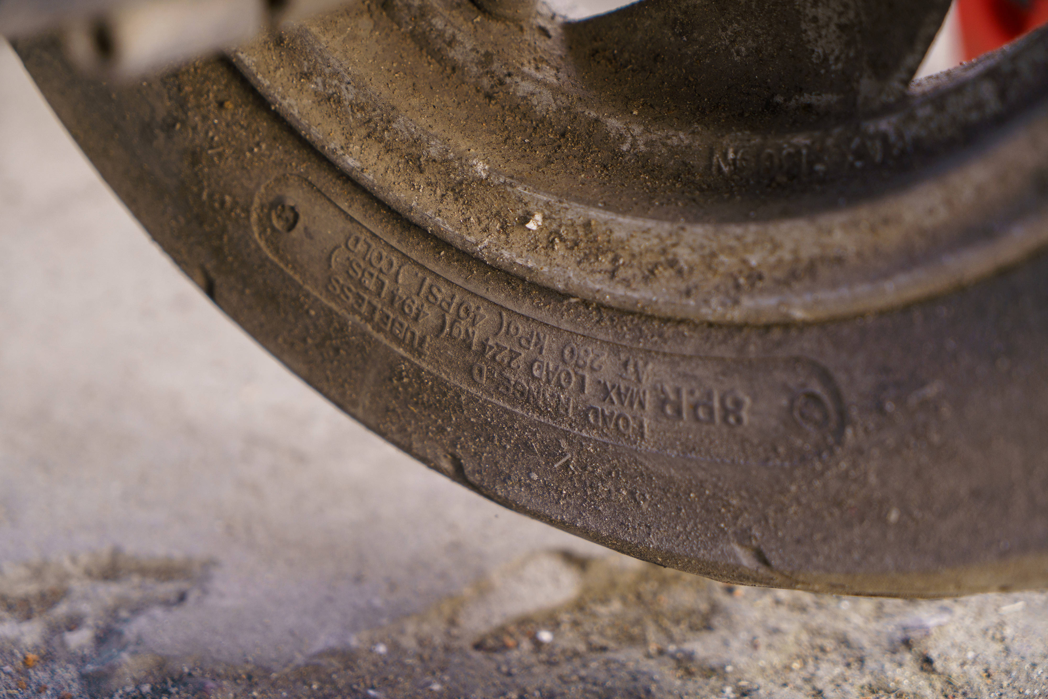 有线的性能、无线的便携！这款“既要又要”的毅狼V3旋风车载充气泵了解一下