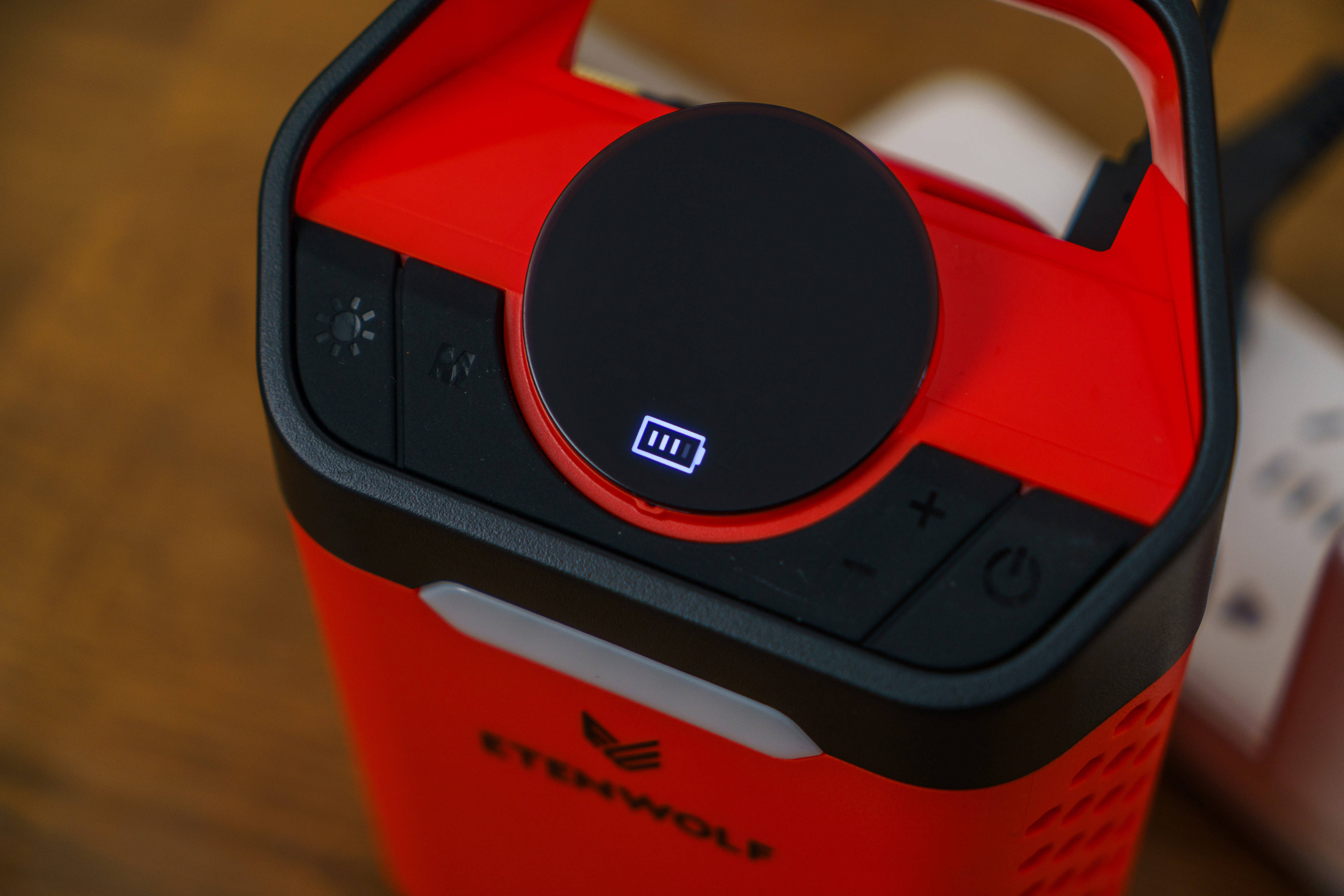 有线的性能、无线的便携！这款“既要又要”的毅狼V3旋风车载充气泵了解一下