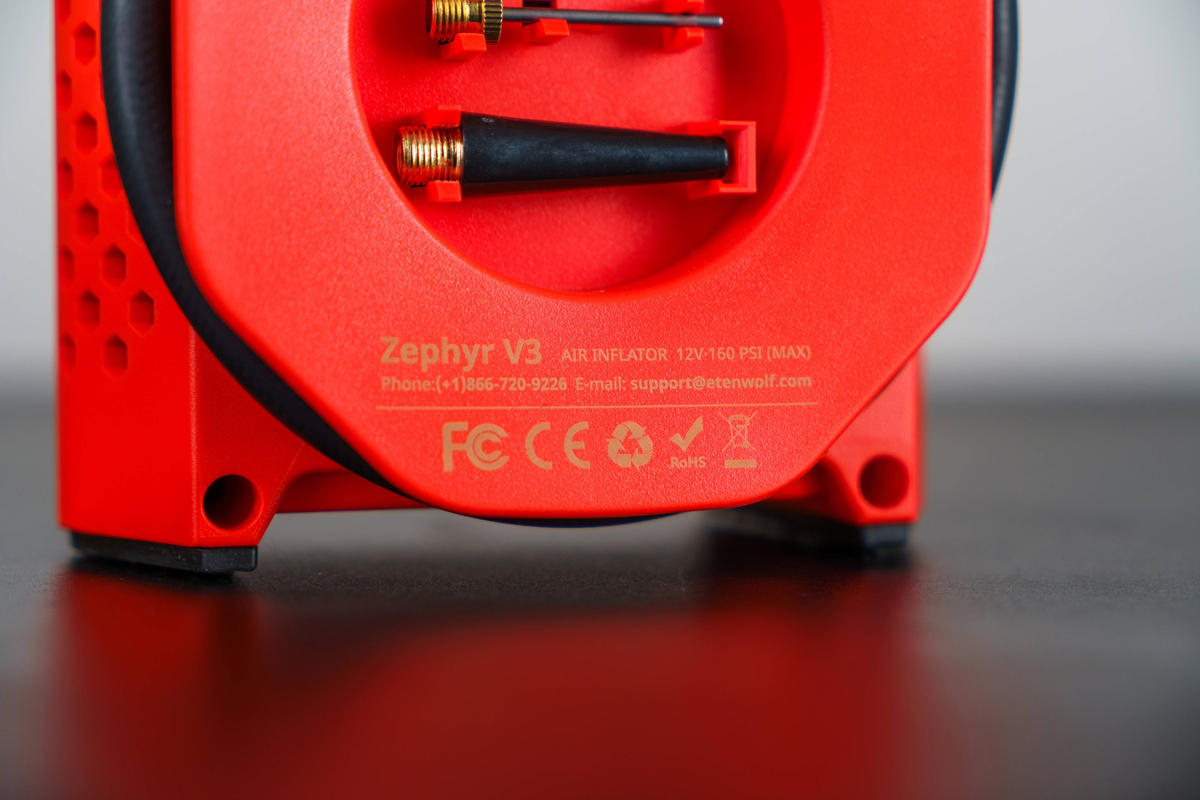 有线的性能、无线的便携！这款“既要又要”的毅狼V3旋风车载充气泵了解一下