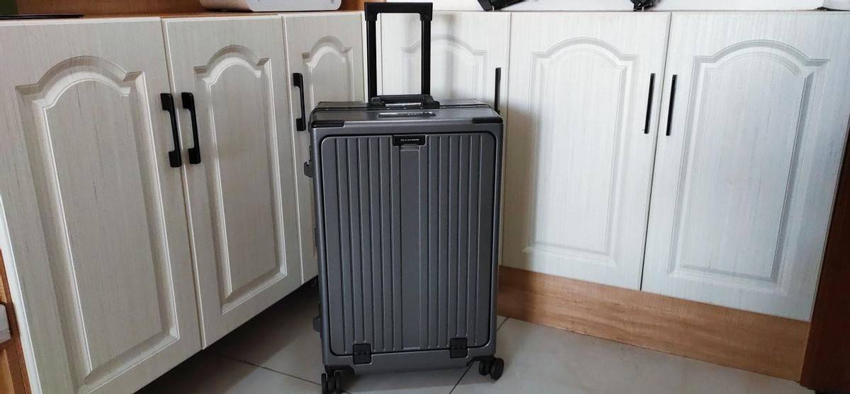 200KG 承重+4 层进口科思创，GaKior行李箱测评：非时尚6 防，耐用性一流